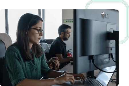 Une équipe de pentesters à la recherche de vulnérabilités sur les services et serveurs