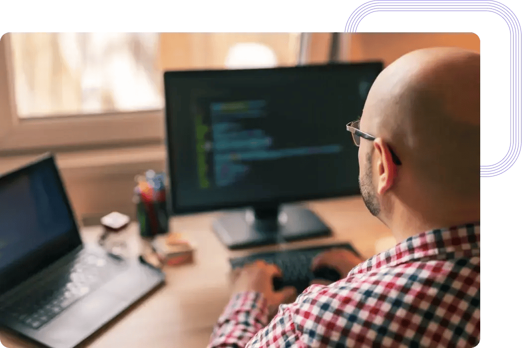 Pentester préparant l'intrusion initiale d'un test d'intrusion dirigé par les menaces